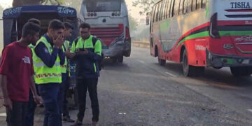 ফেনীতে বাস-অ্যাম্বুলেন্স-মোটরসাইকেল সংঘর্ষে নিহত ৩