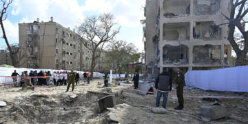 নিজ নাগরিকদের ইসরায়েল ছাড়ার আহ্বান চীনের