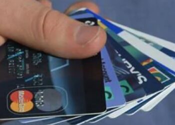 কার্ডে লেনদেন ৫ বছরে বেড়েছে আড়াই গুণ