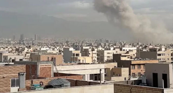 ইসরায়েলের বিভিন্ন শহরে ইরানের তীব্র ক্ষেপণাস্ত্র হামলা