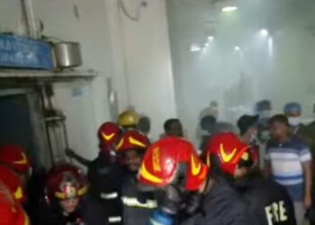 চট্টগ্রামের সাগরিকা এলাকায় ভয়াবহ আগুন