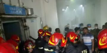 চট্টগ্রামের সাগরিকা এলাকায় ভয়াবহ আগুন