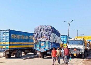 বেনাপোল বন্দরে ফিরেছে কর্মচাঞ্চল্য