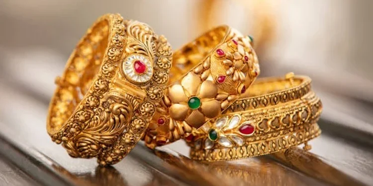 দেশের বাজারে বেড়েছে সোনার দাম