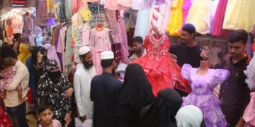 চট্টগ্রাম নগরীতে জমে উঠেছে ঈদ কেনাকাটা