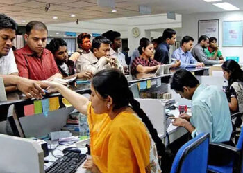 ঈদের সাত দিনের ছুটি শেষে খুলেছে অফিস-আদালত