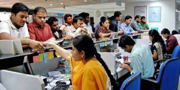 ঈদের সাত দিনের ছুটি শেষে খুলেছে অফিস-আদালত