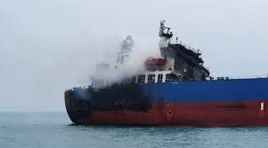 আমিরাতের প্রধান বন্দরের কাছে ট্যাঙ্কার জাহাজে হামলা