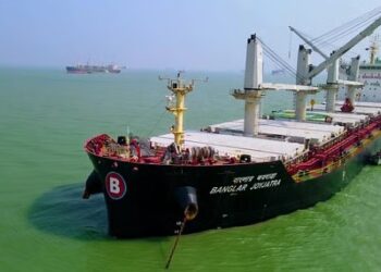 কাছে গিয়েও হরমুজ পেরোতে পারেনি বাংলাদেশি জাহাজ