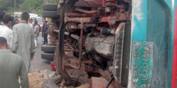 পটিয়ায় বাস উল্টে যুবক নিহত ১