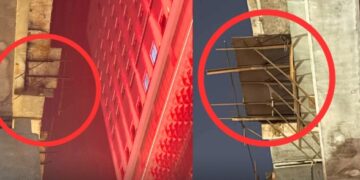 চট্টগ্রামে কোহিনূর সিটির প্রবেশমুখে ঝুঁকিপূর্ণ লোহার পাটাতন