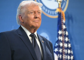 ইরান যুদ্ধের খরচ মেটাতে আরব দেশগুলোর কাছে টাকা চাইতে ‘আগ্রহী’ ট্রাম্প