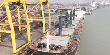 চট্টগ্রাম বন্দরে পৌঁছেছে ১৬টি জ্বালানি জাহাজ