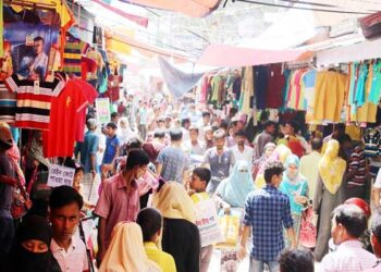 চট্টগ্রামের টেরিবাজার ঈদ উপলক্ষে বেড়েছে কেনাবেচা