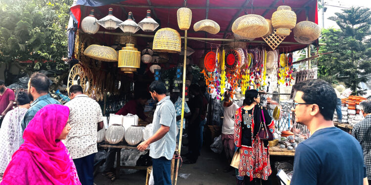 জব্বারের বলীখেলা ঘিরে উৎসবমুখর বৈশাখী মেলা