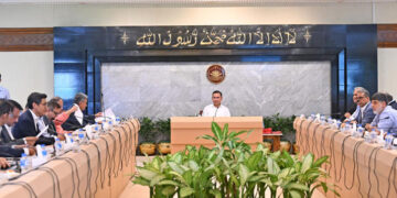 প্রধানমন্ত্রীর সাথে ব্যবসায়ী নেতাদের বৈঠক