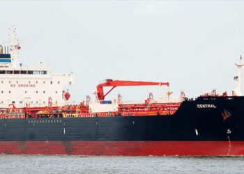 ২৭ হাজার টন অকটেন নিয়ে ভিড়ল ‘এমটি সেন্ট্রাল স্টার’