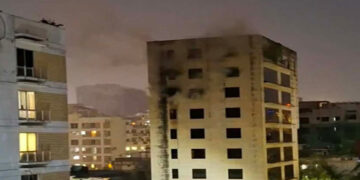 বনানীতে বহুতল ভবনে আগুন, নিয়ন্ত্রণে ৫ ইউনিট