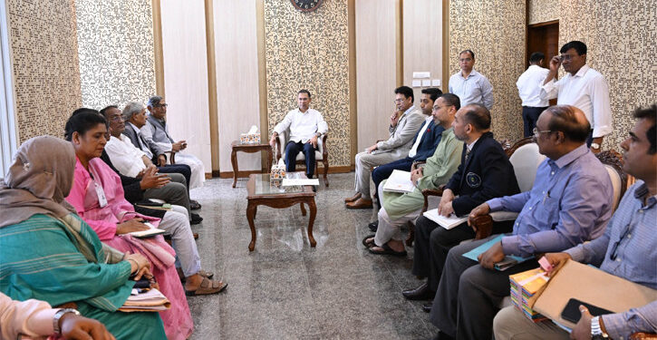 বই পড়ার অভ্যাস গড়তে সরকারের সঙ্গে কাজ করবে বিশ্বসাহিত্য কেন্দ্র