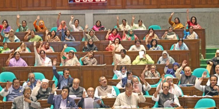 ব্যাংক রেজুলেশন বিলকে ঘিরে কেন এত বিতর্ক ?