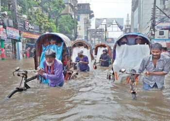 টানা বর্ষণে ফের ডুবল ঢাকাসহ চট্টগ্রামের বিভিন্ন এলাকা
