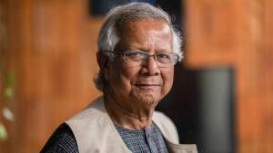 ইউনূসের ‘ভিভিআইপি’ মর্যাদা ৬ মাস কমল