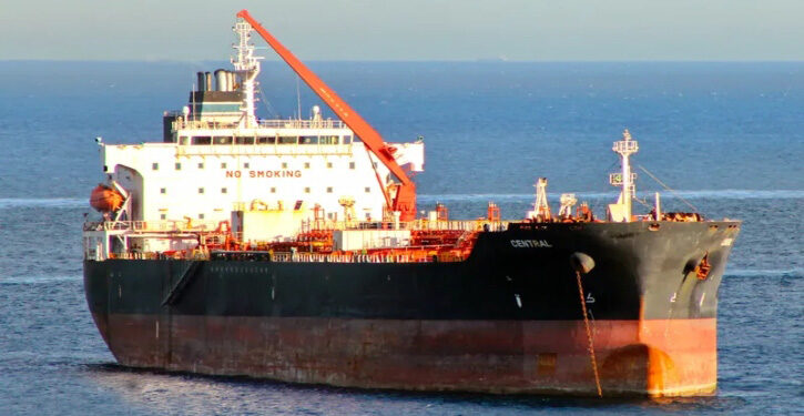 ২৬ হাজার মেট্রিক টন অকটেন নিয়ে দেশের পথে ট্যাংকার