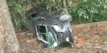 চট্টগ্রামে নিয়ন্ত্রণ হারিয়ে খাদে মাইক্রোবাস, ২ বৌদ্ধ ভিক্ষুসহ নিহত ৩