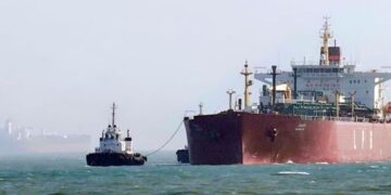 ভারতে না এসে গতিপথ পরিবর্তন করল ইরানি তেলবাহী জাহাজ