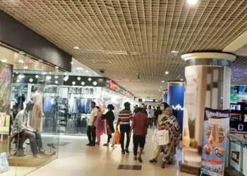 রাত ৮টার মধ্যে সব দোকান-শপিংমল বন্ধ করা হবে: মালিক সমিতি