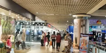 রাত ৮টার মধ্যে সব দোকান-শপিংমল বন্ধ করা হবে: মালিক সমিতি