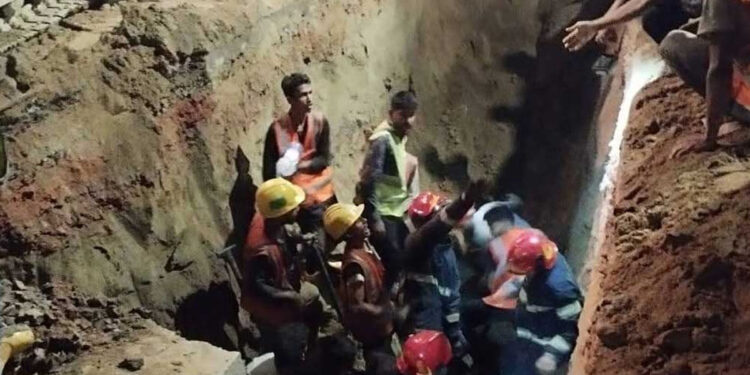 চট্টগ্রাম খননের সময় মাটি ধসে ২ শ্রমিক নিহত