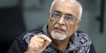 হরমুজের থেকেও বড় বাধা অন্তর্বর্তী সরকারের মার্কিন চুক্তি: দেবপ্রিয় ভট্টাচার্য