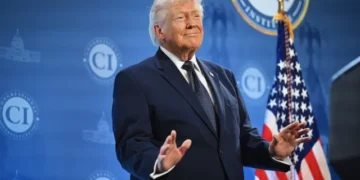 চরম আঘাত করে ইরানকে প্রস্তর যুগে নিয়ে যাব: ট্রাম্প