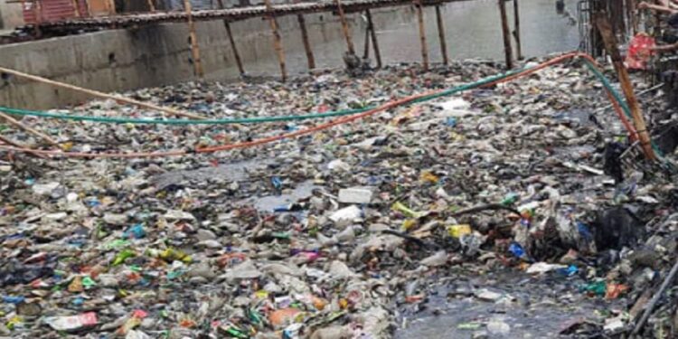 চট্টগ্রামে অপরিকল্পিত খাল ভরাটে বিপর্যস্ত জনজীবন