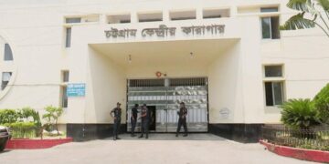 জামিনে পরেও ঘন্টার পরে ঘন্টা বসিয়ে রাখায় কারা কর্তৃপক্ষকে আইনি নোটিশ করলেন ভুক্তভোগি