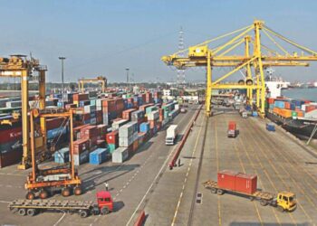 বাণিজ্য ঘাটতি বেড়ে ৩ বিলিয়ন ডলার