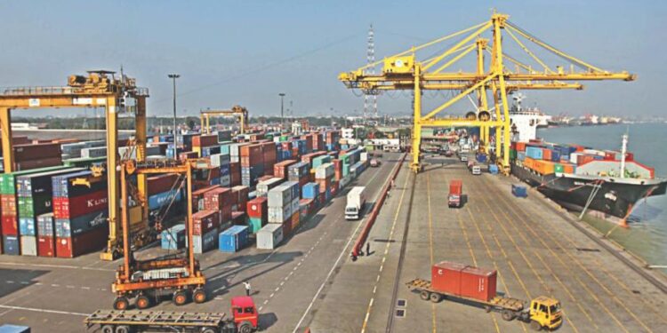 বাণিজ্য ঘাটতি বেড়ে ৩ বিলিয়ন ডলার