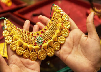 বাজারে ফের কমল সোনার দাম