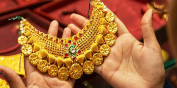 বাজারে ফের কমল সোনার দাম