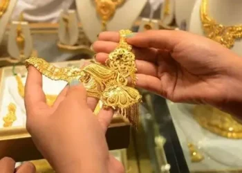 দেশের বাজারে আরও কমলো সোনার দাম