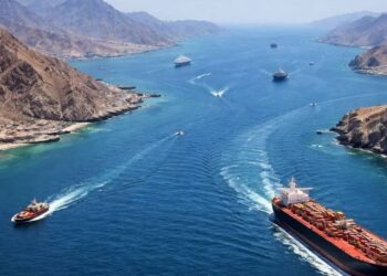 ফের বন্ধ হরমুজ প্রণালি, কারণ জানাল ইরান