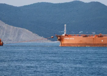 বঙ্গোপসাগরে অলস পড়ে আছে ৮,২২২ কোটি টাকার তেল জেটি