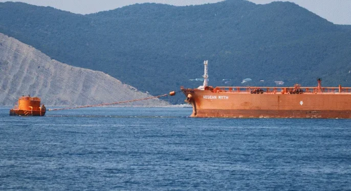 বঙ্গোপসাগরে অলস পড়ে আছে ৮,২২২ কোটি টাকার তেল জেটি