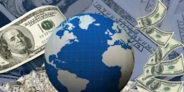 অর্থনীতির ভবিষ্যৎ কি বড় কোনো ঝুঁকির ইঙ্গিত?