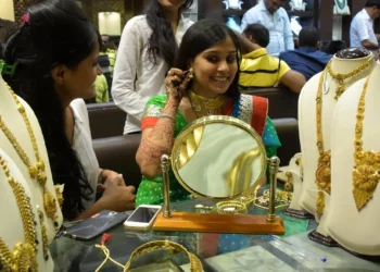 দেশের বাজারে কমল স্বর্ণের দাম