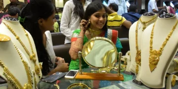 দেশের বাজারে কমল স্বর্ণের দাম