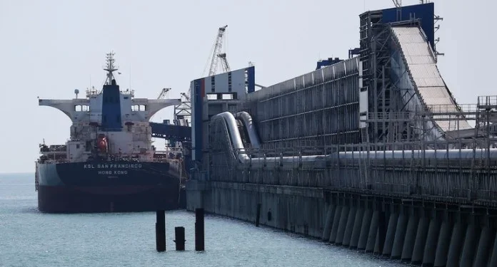 রাশিয়ার এলপিজি আনতে ট্যাঙ্কার খুঁজছে ভারত