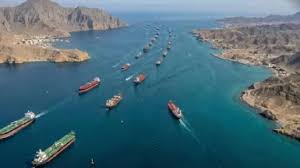 হরমুজে মাইন এড়াতে জাহাজ চলাচলের নতুন রুট ঘোষণা ইরানের