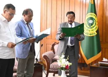 শপথ নিলেন নবনির্বাচিত ২ এমপি